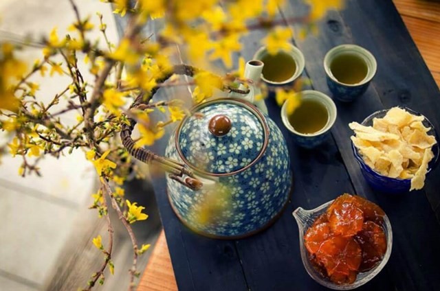 Trà và mứt Huế