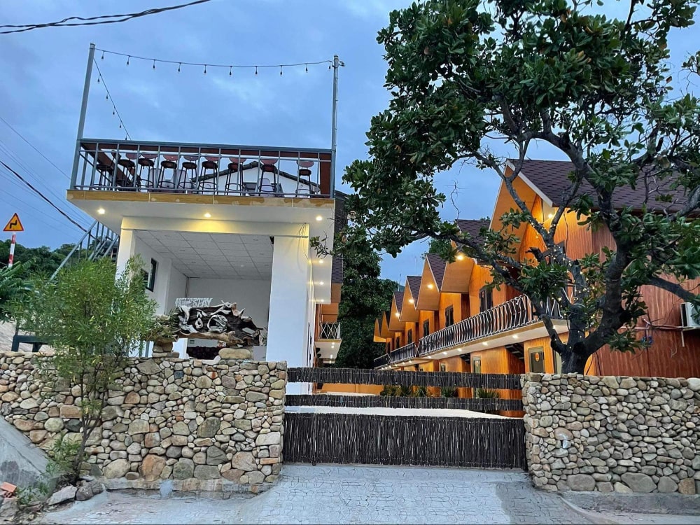 Homestay và nhà nghỉ bình dân