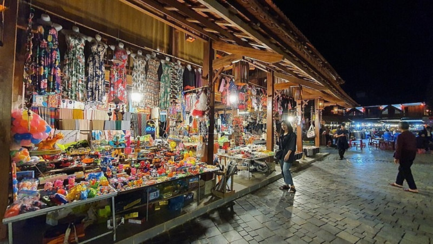 Chợ đêm Mộc Châu