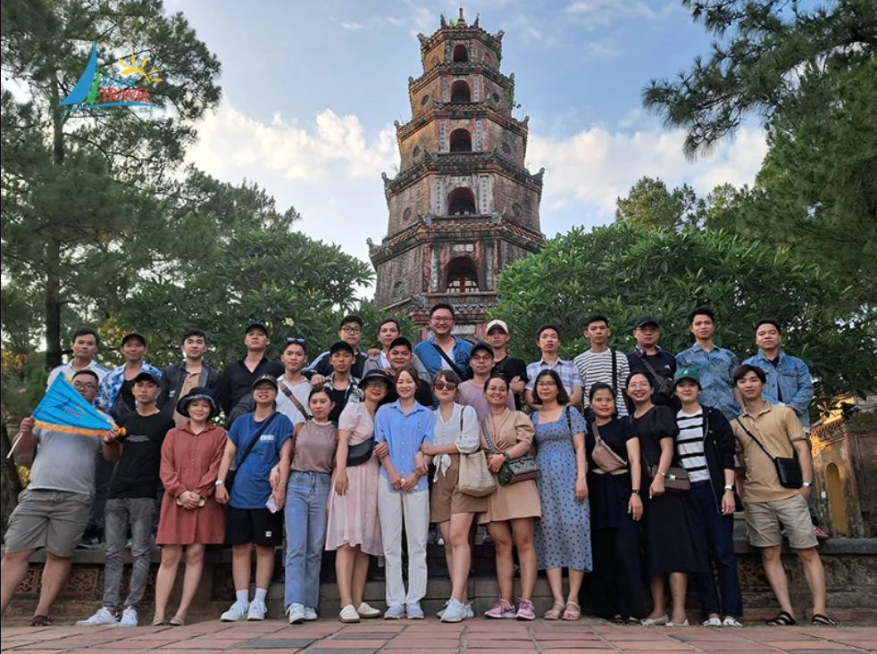 Huế du xuân cố đô