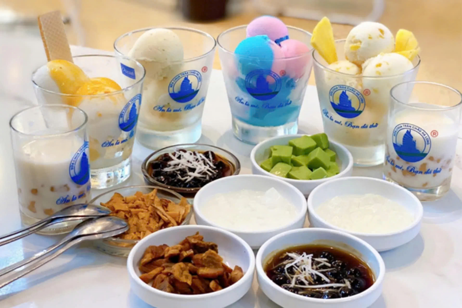 sữa chua chân châu Hạ Long